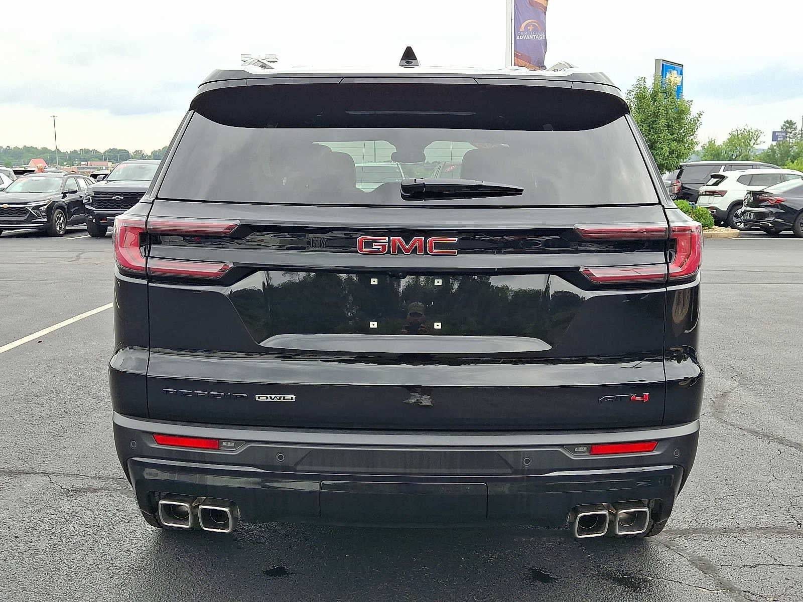 2025 GMC Acadia AT4