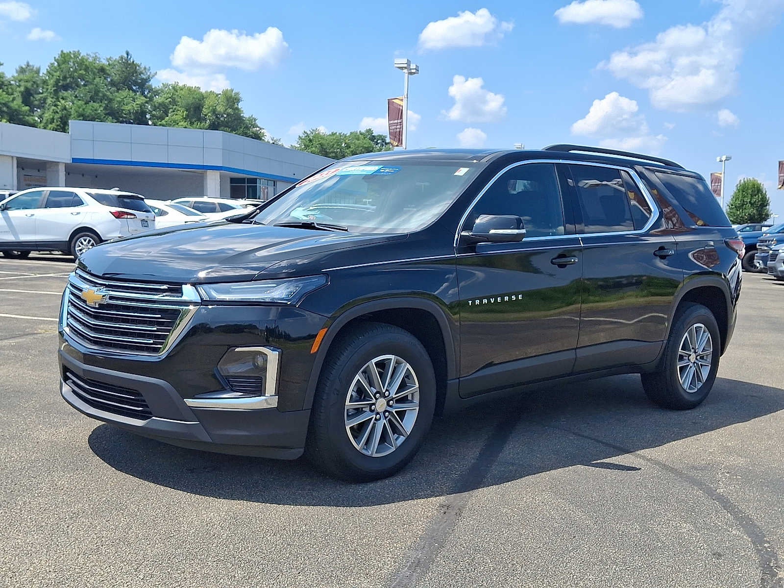 2023 Chevrolet Traverse LT Cloth