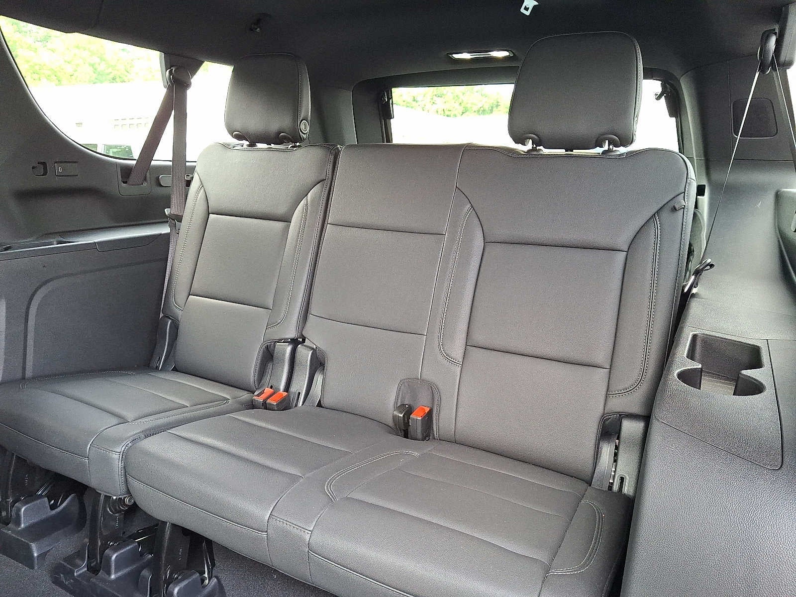 2025 Chevrolet Suburban LT