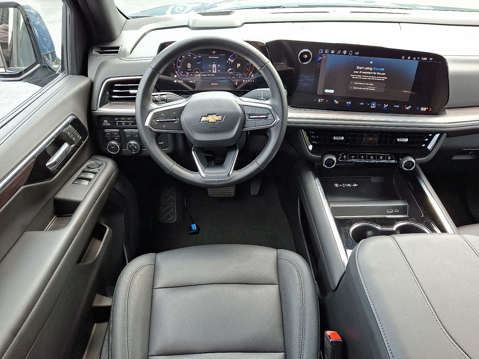 2025 Chevrolet Suburban LT