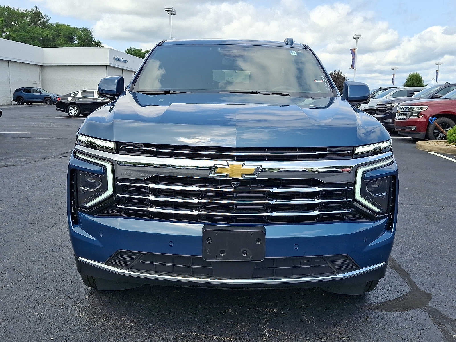 2025 Chevrolet Suburban LT