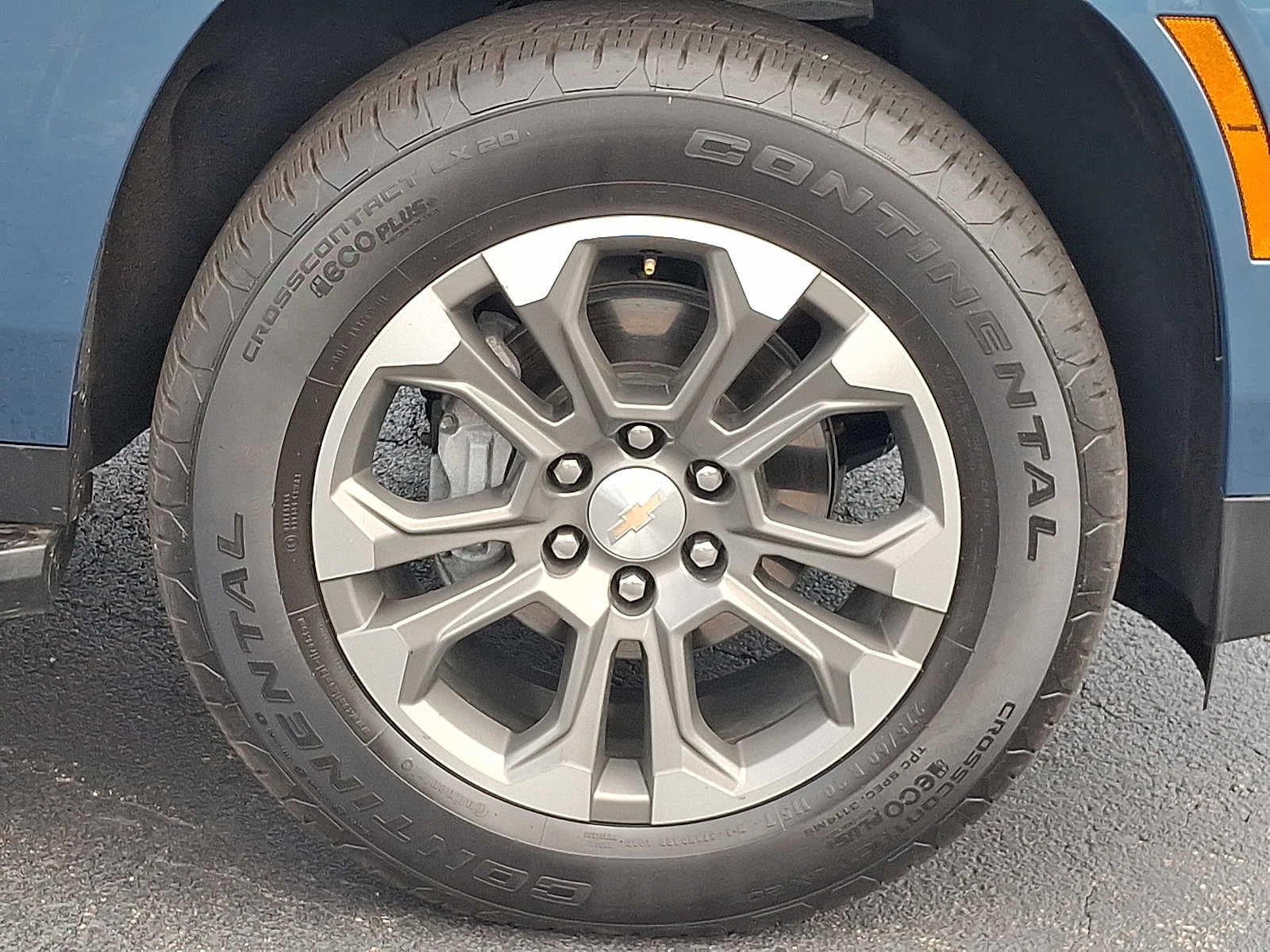 2025 Chevrolet Suburban LT