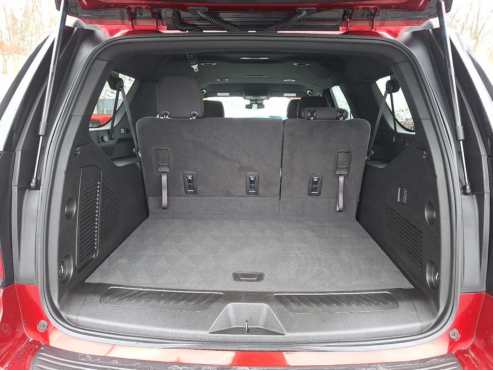 2023 Chevrolet Suburban LS