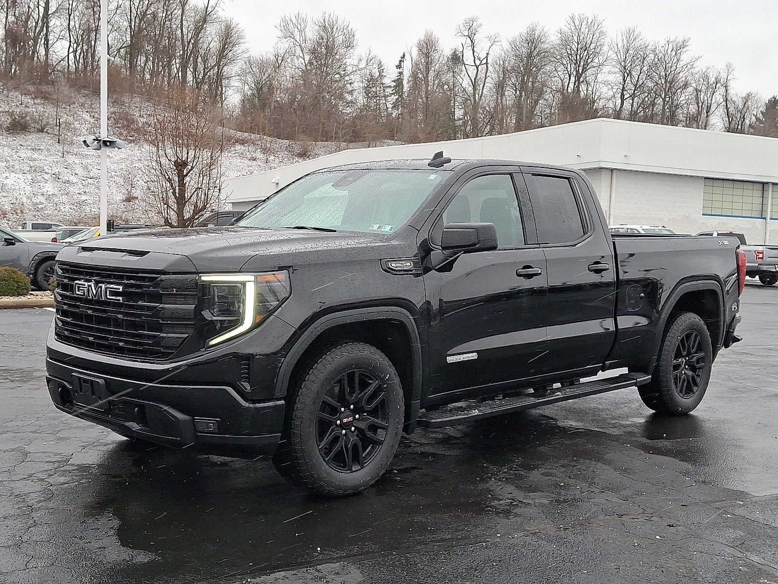 2023 GMC Sierra 1500 Elevation