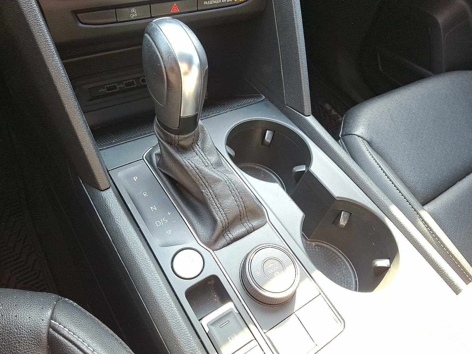 2021 Volkswagen Atlas 3.6L V6 SE w/Technology R-Line