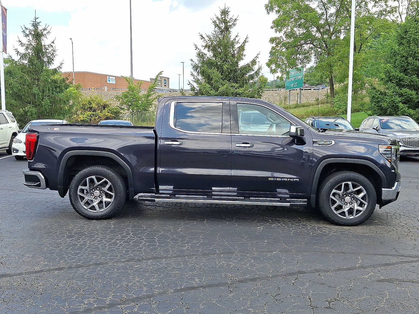 2023 GMC Sierra 1500 SLT