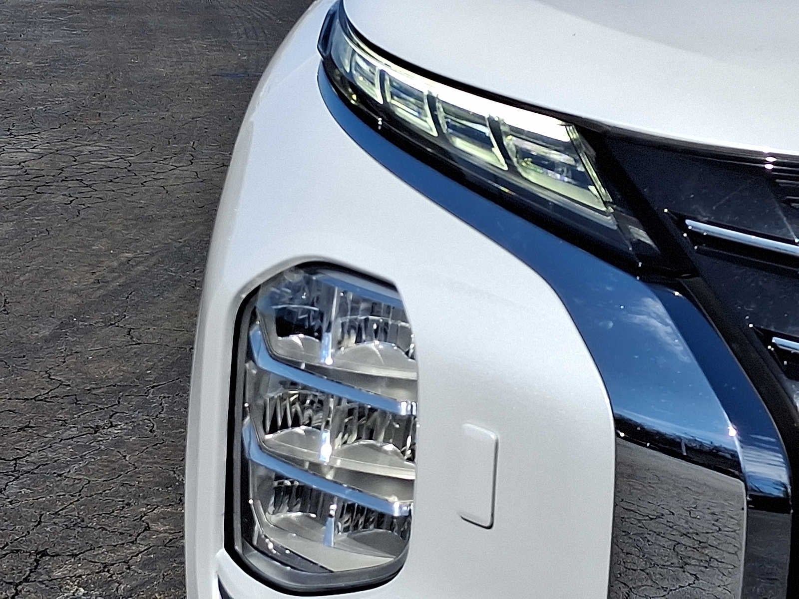 2024 Mitsubishi Outlander Plug-In Hybrid SE