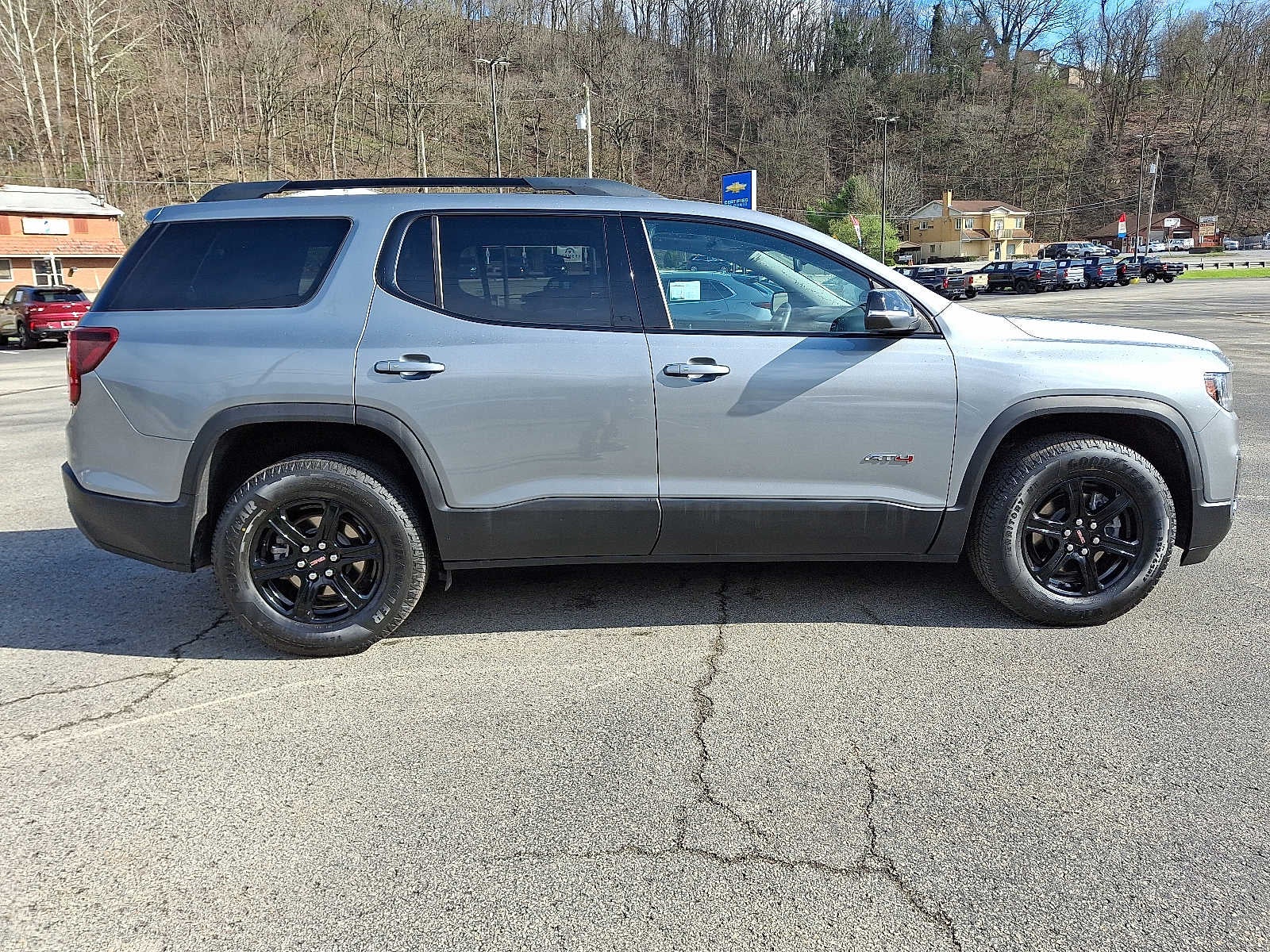 2023 GMC Acadia AT4