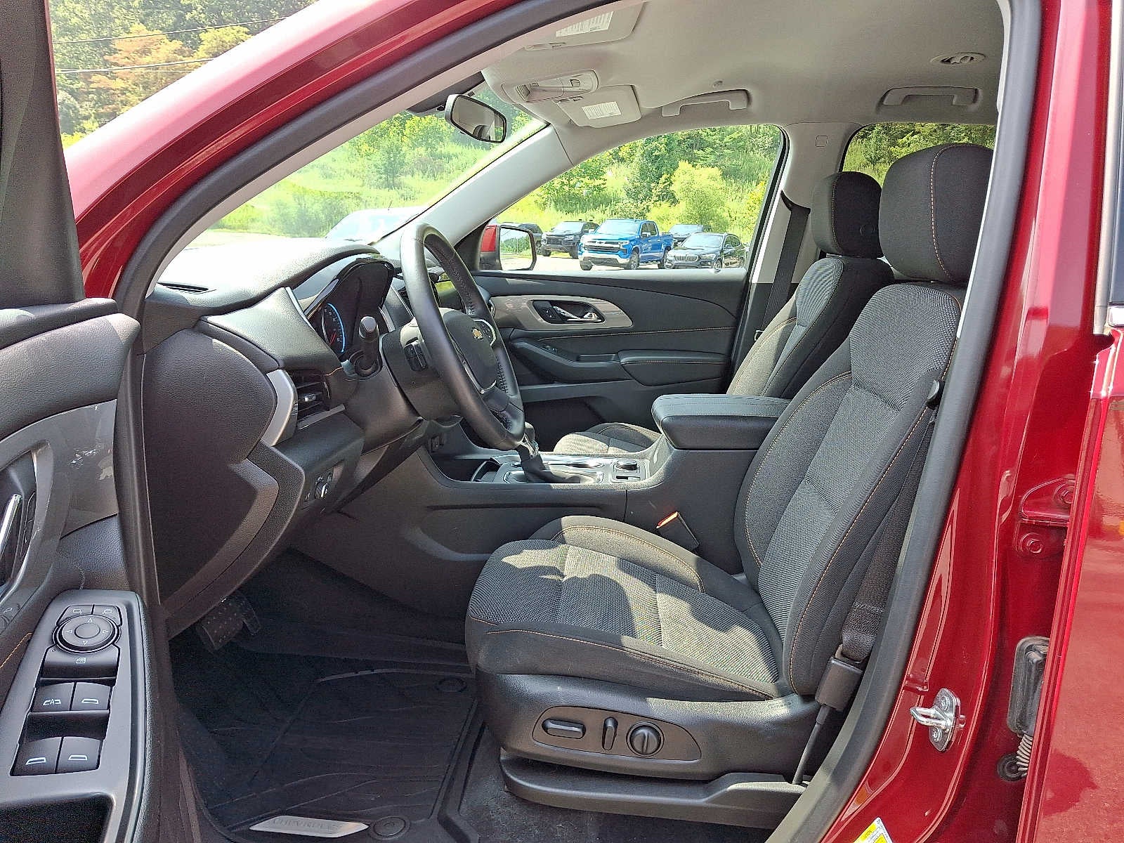 2021 Chevrolet Traverse LT Cloth