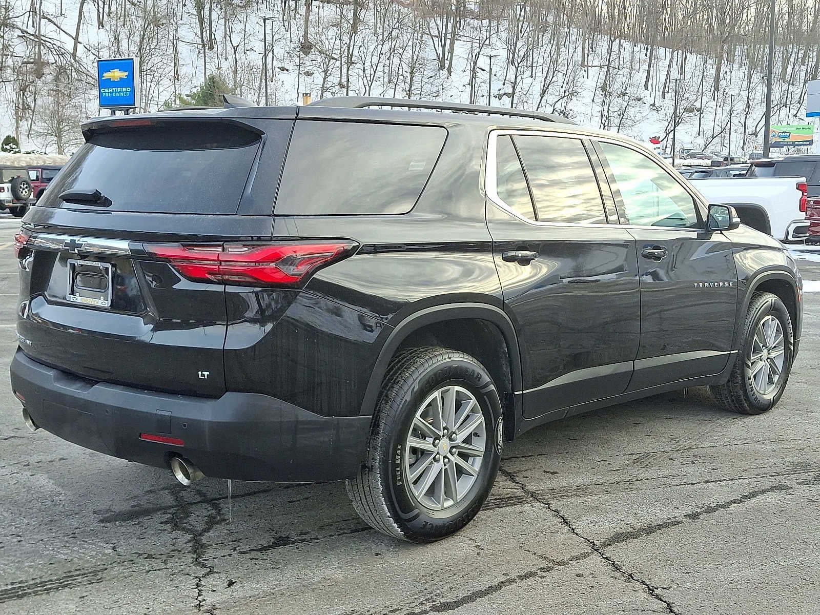2023 Chevrolet Traverse LT Cloth