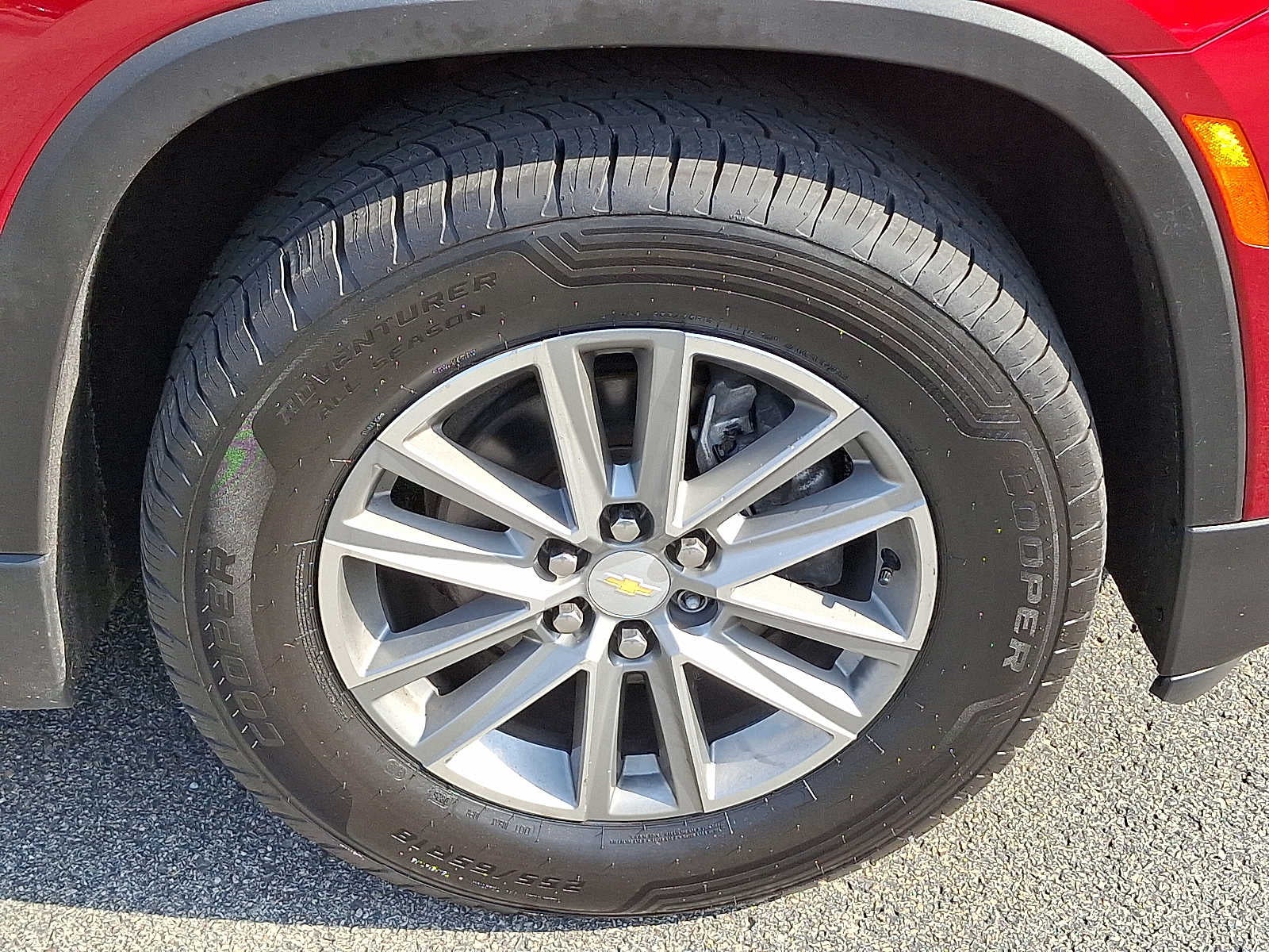 2023 Chevrolet Traverse LT Leather