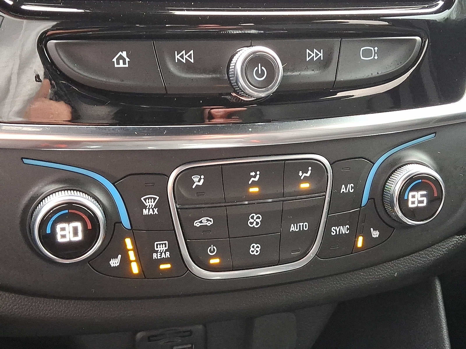 2023 Chevrolet Traverse RS