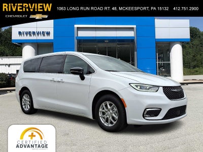 2026 Chrysler Pacifica Select