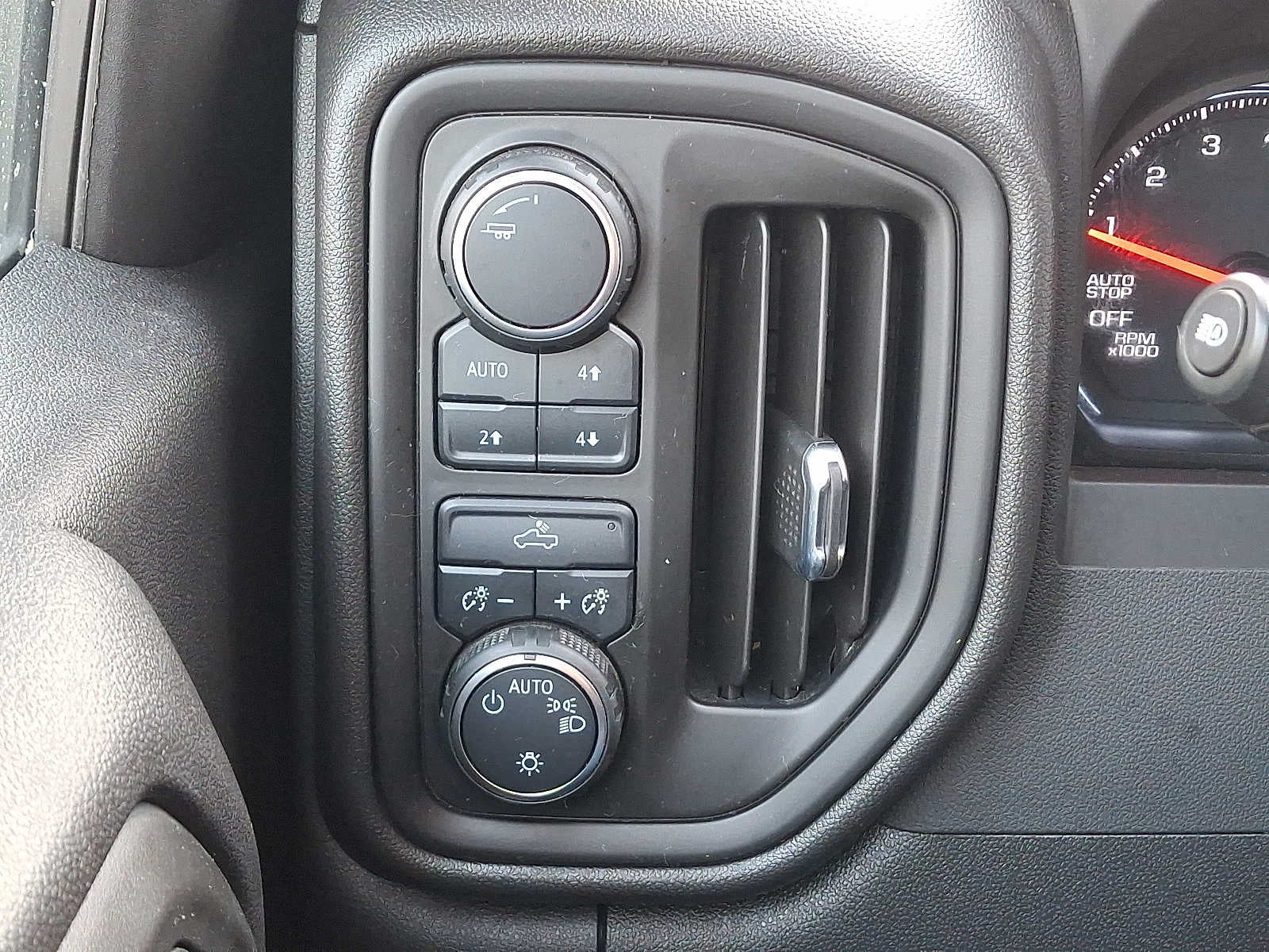 2023 Chevrolet Silverado 1500 Custom Trail Boss