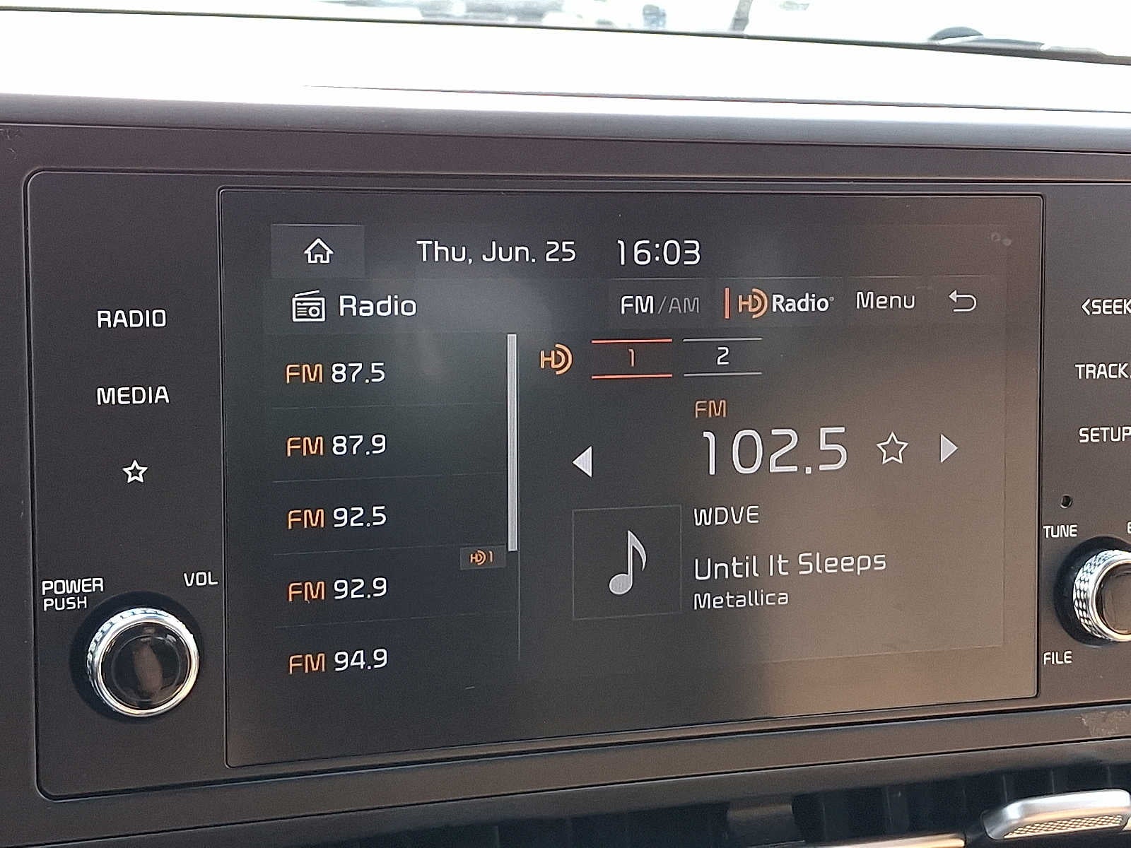 2023 Kia Carnival LX