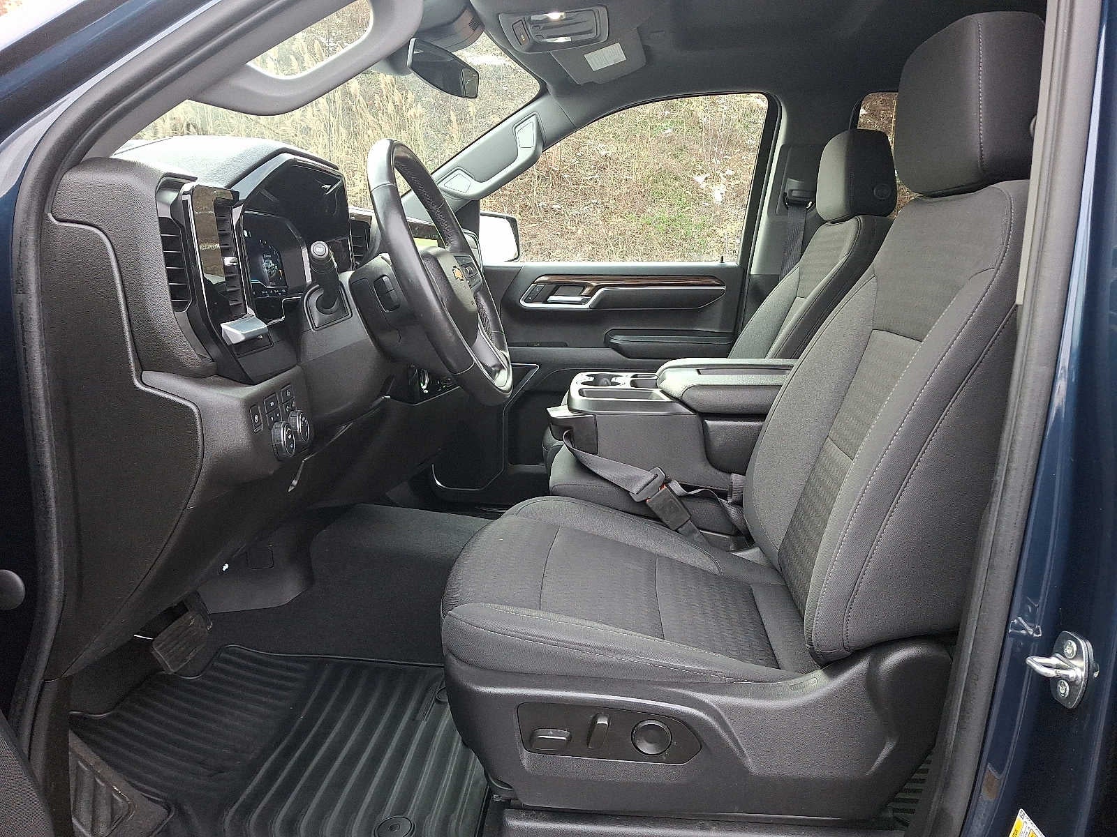 2022 Chevrolet Silverado 1500 LT (2FL)