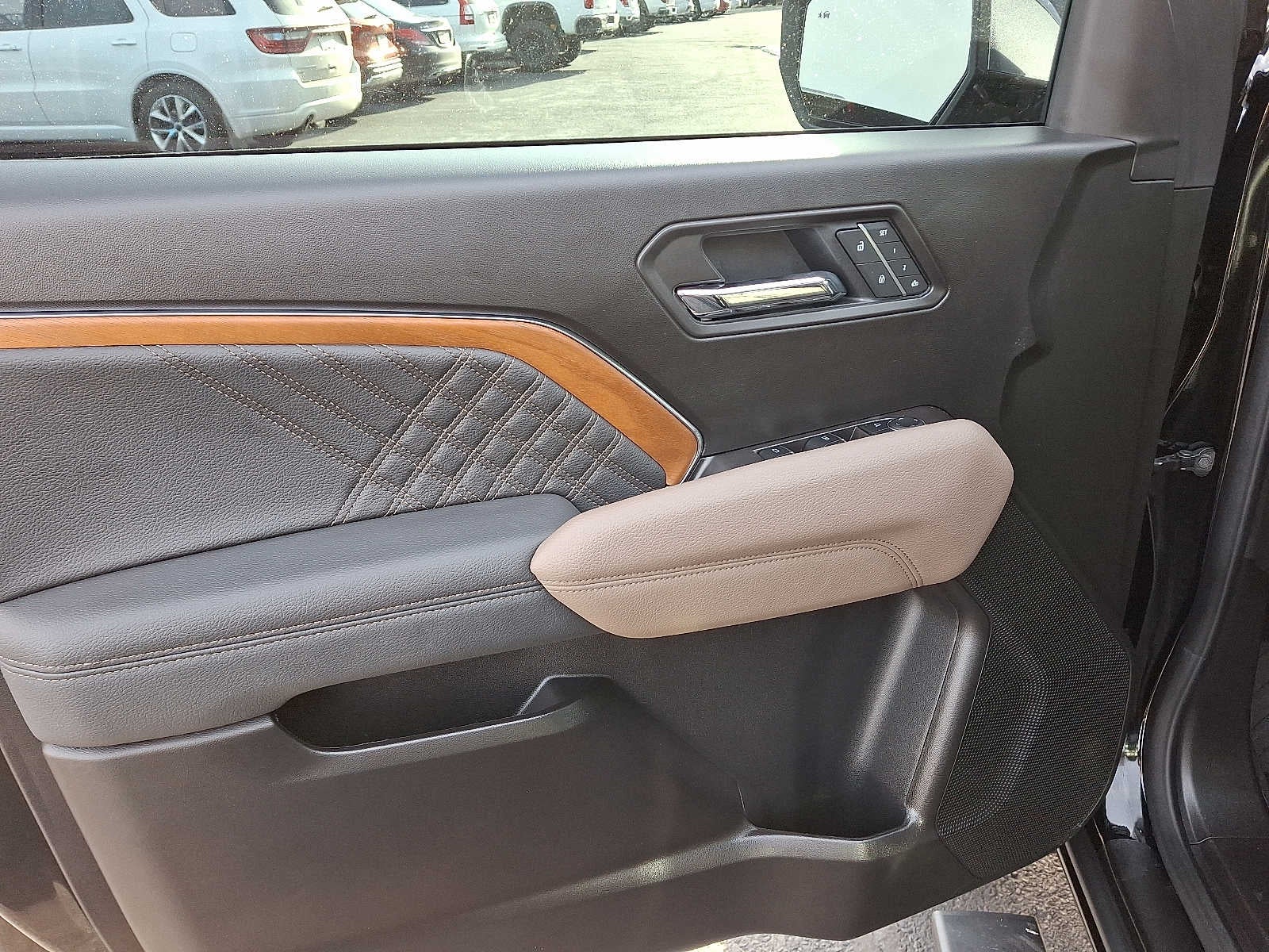 2025 GMC Canyon Denali