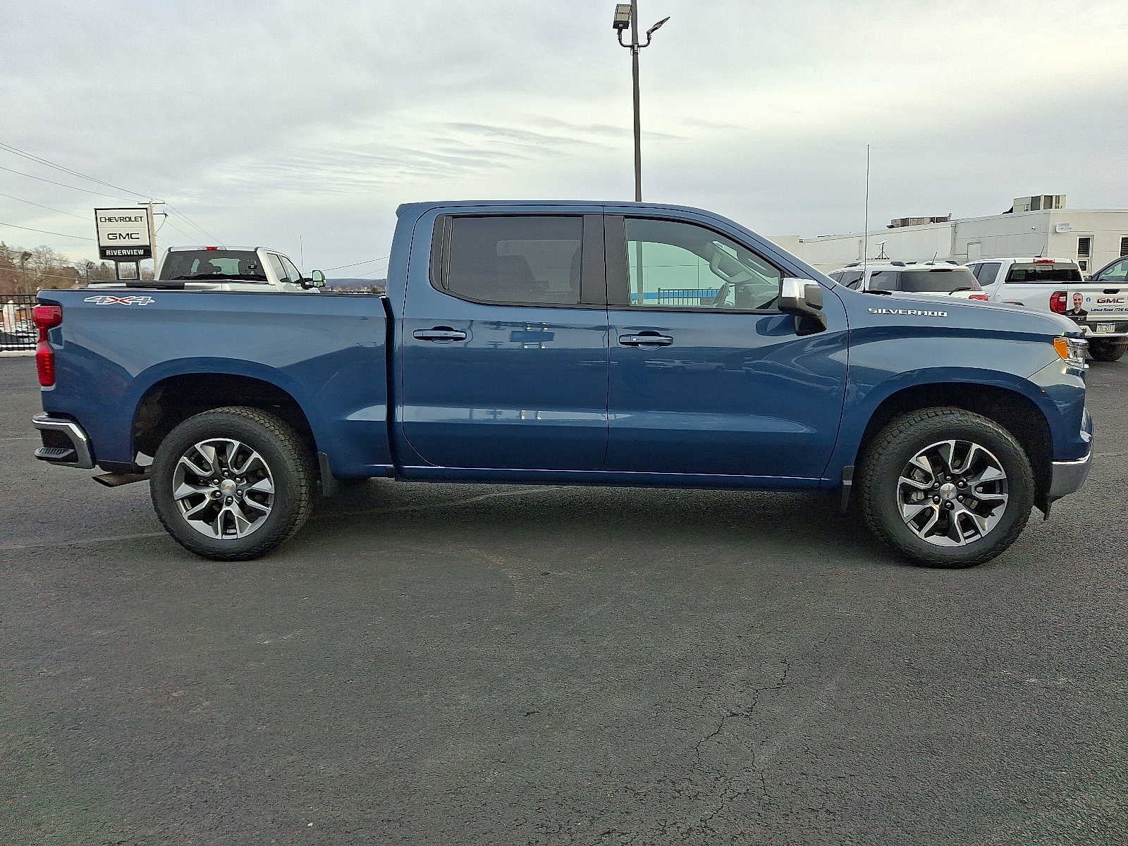 2024 Chevrolet Silverado 1500 LT (2FL)