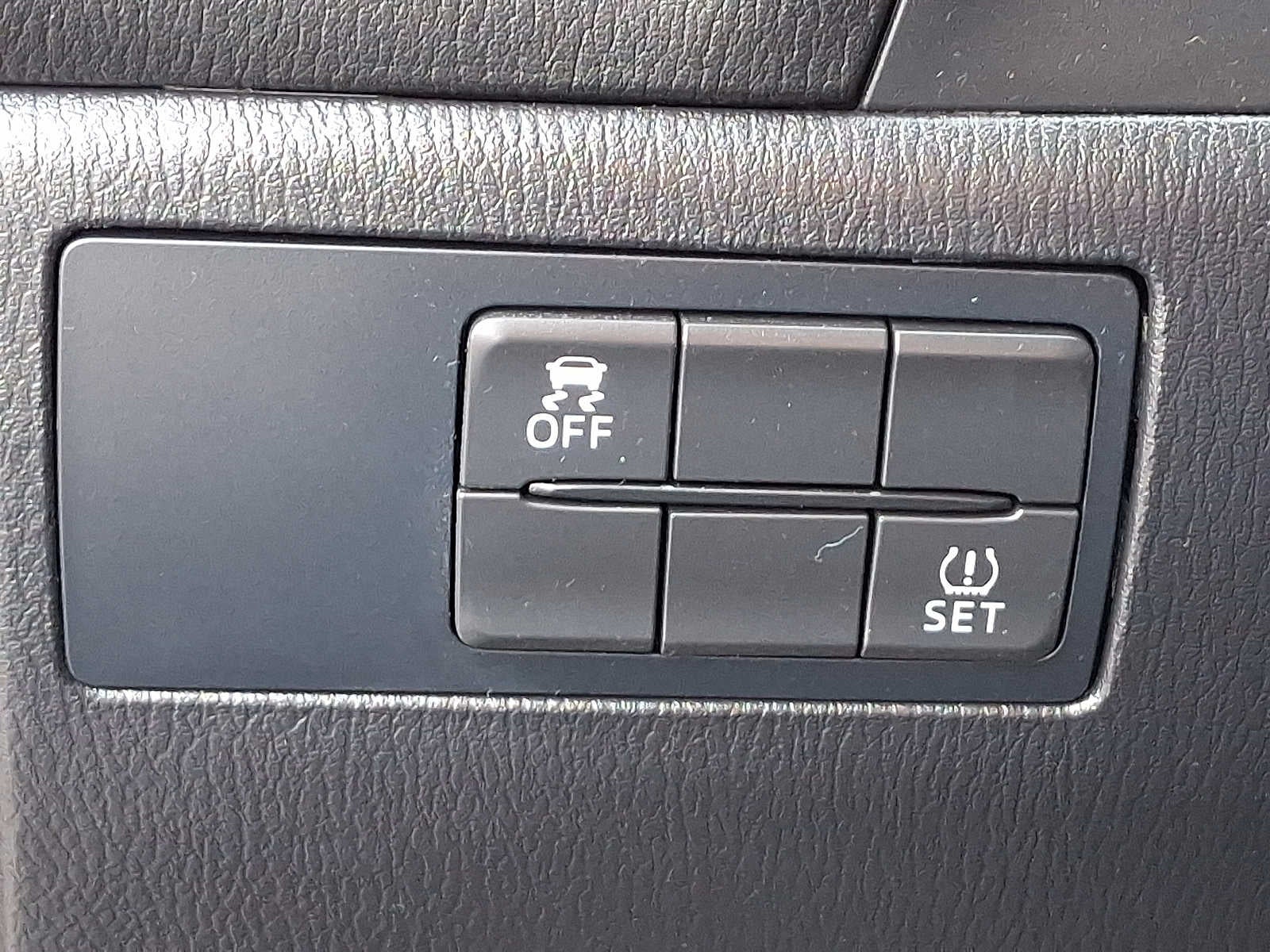 2017 Mazda Mazda3 4-Door Sport