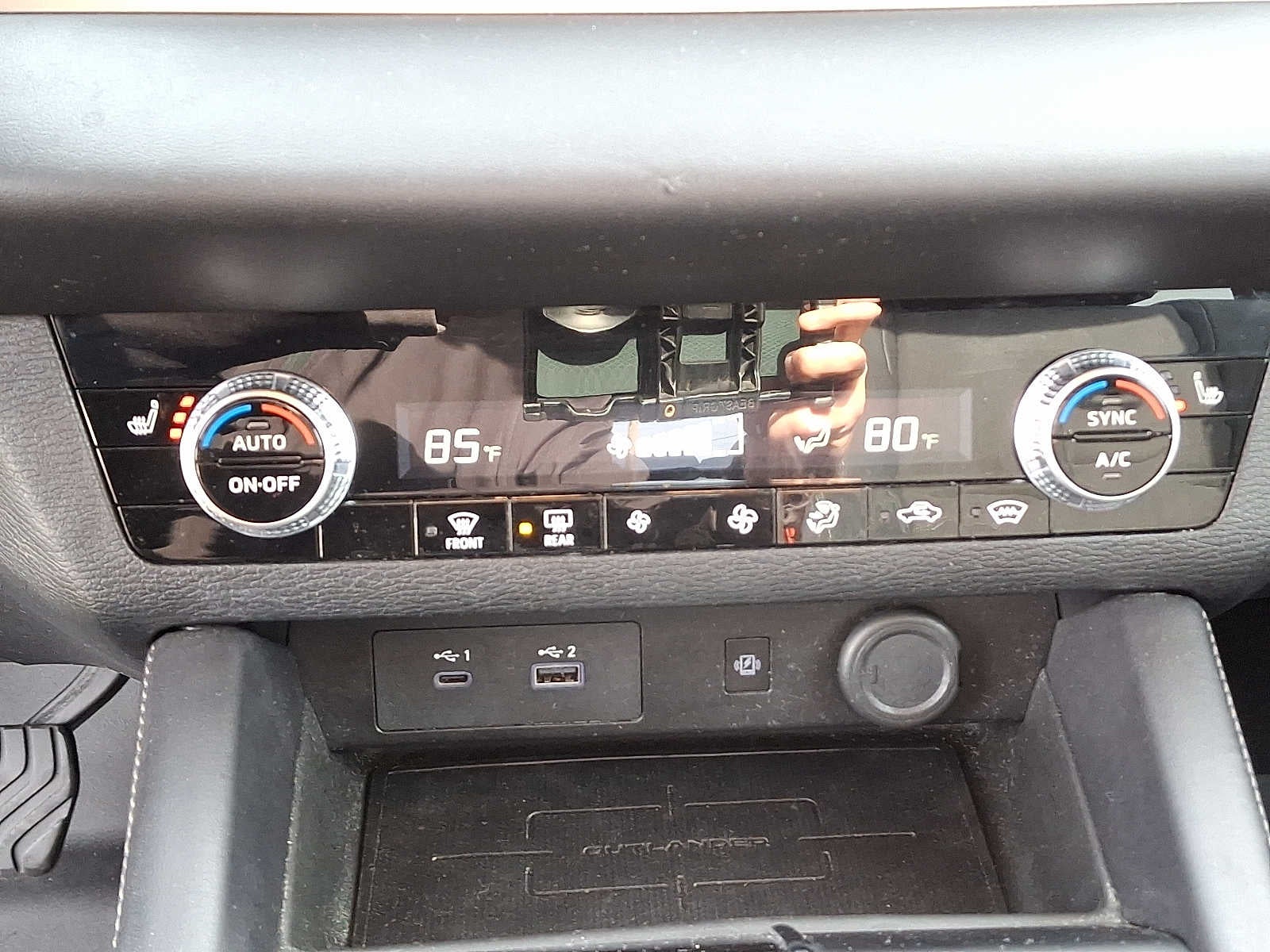 2024 Mitsubishi Outlander SE