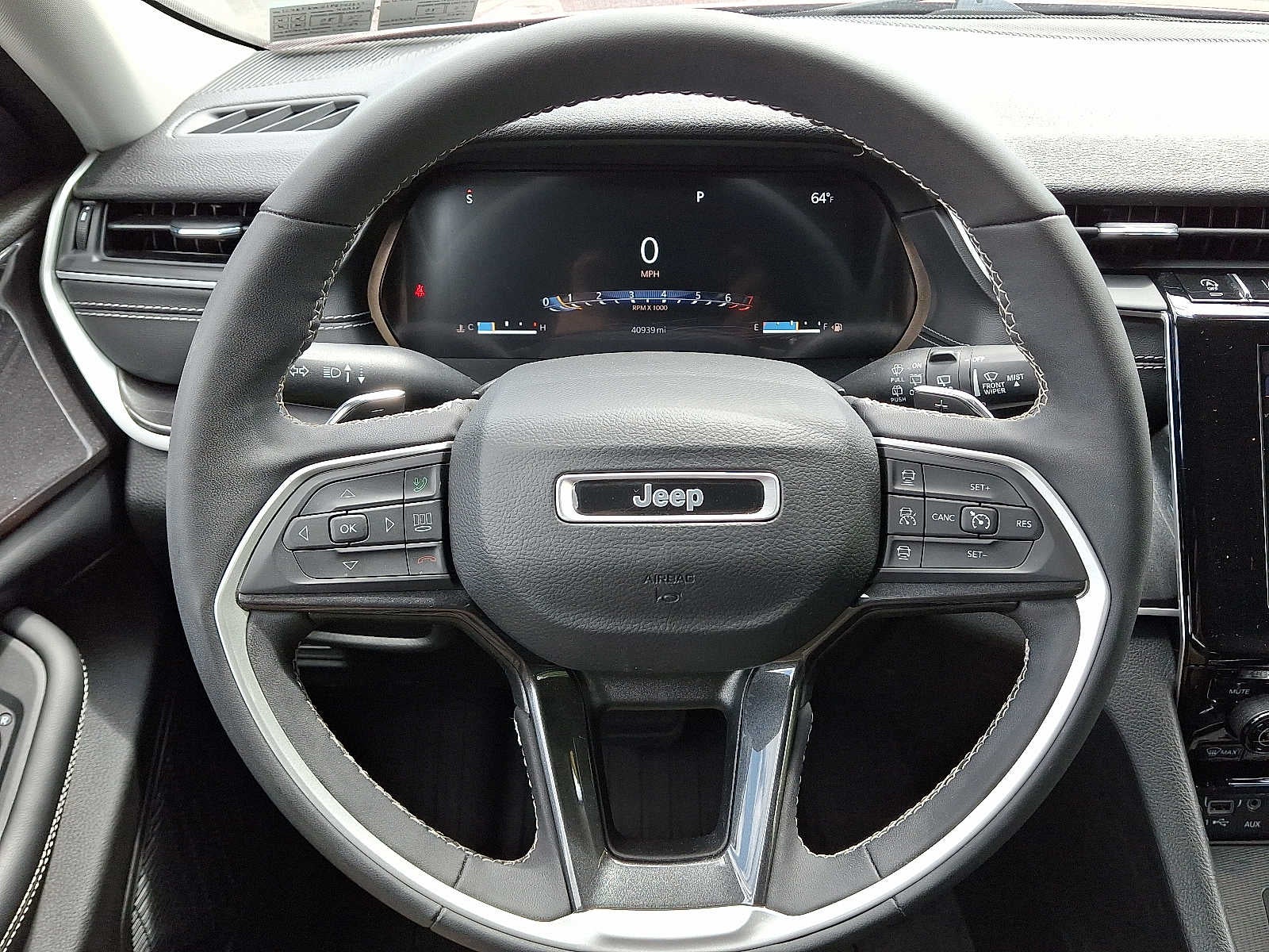 2023 Jeep Grand Cherokee L Laredo