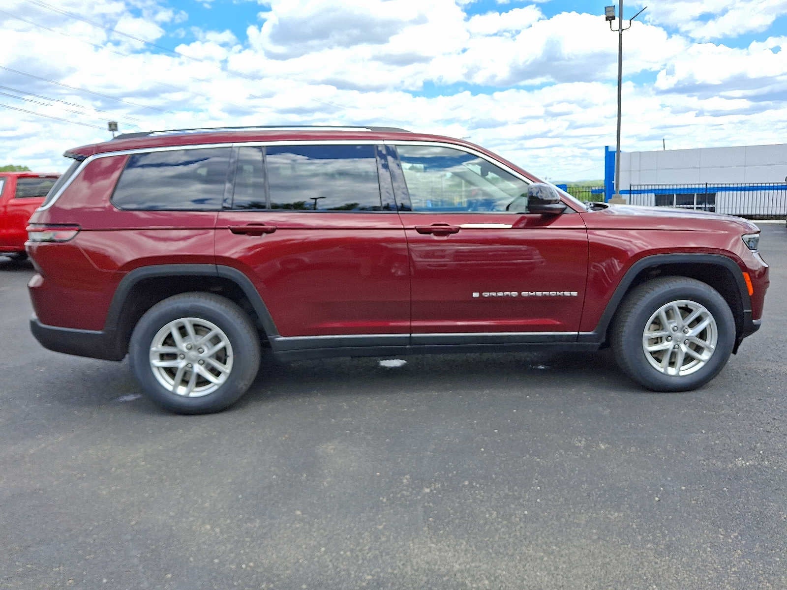 2023 Jeep Grand Cherokee L Laredo
