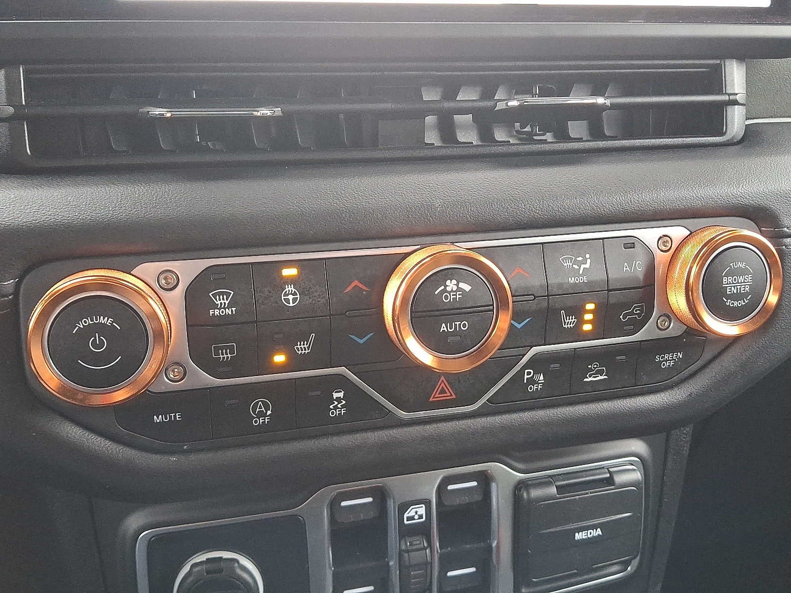 2025 Jeep Gladiator Mojave X