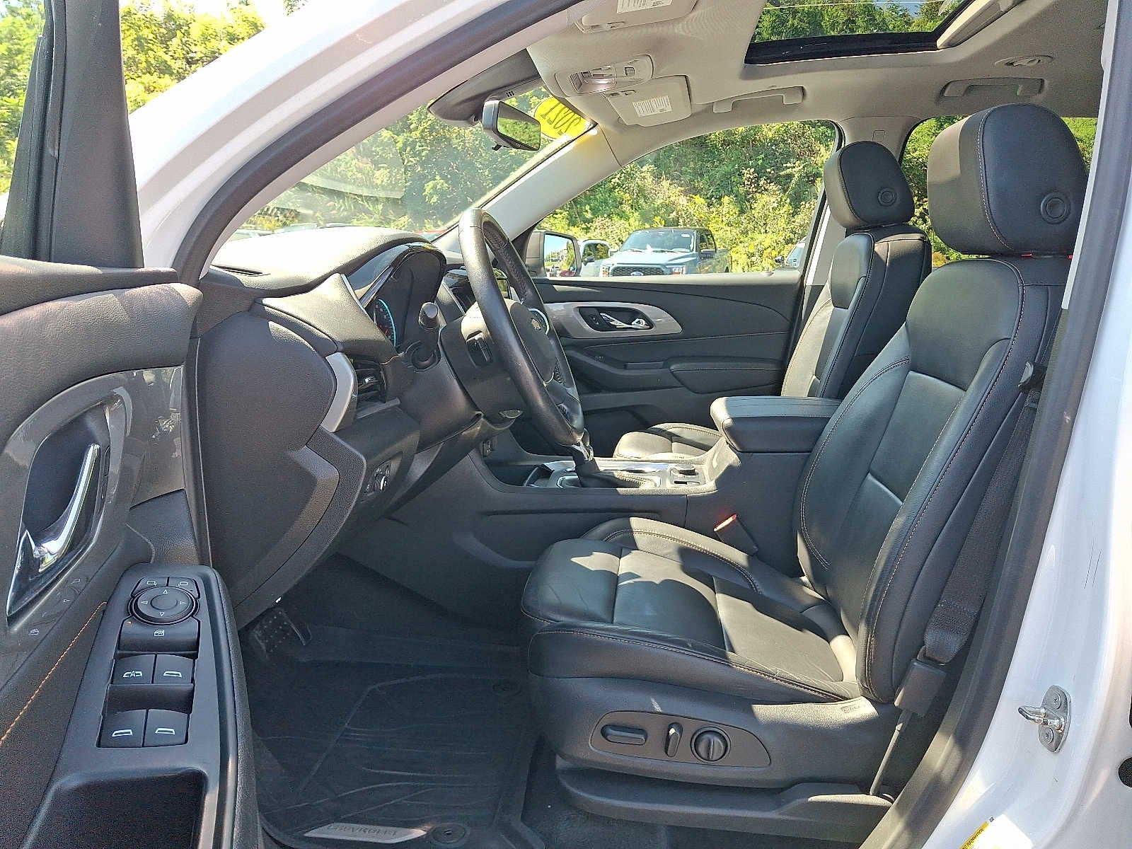 2021 Chevrolet Traverse LT Leather