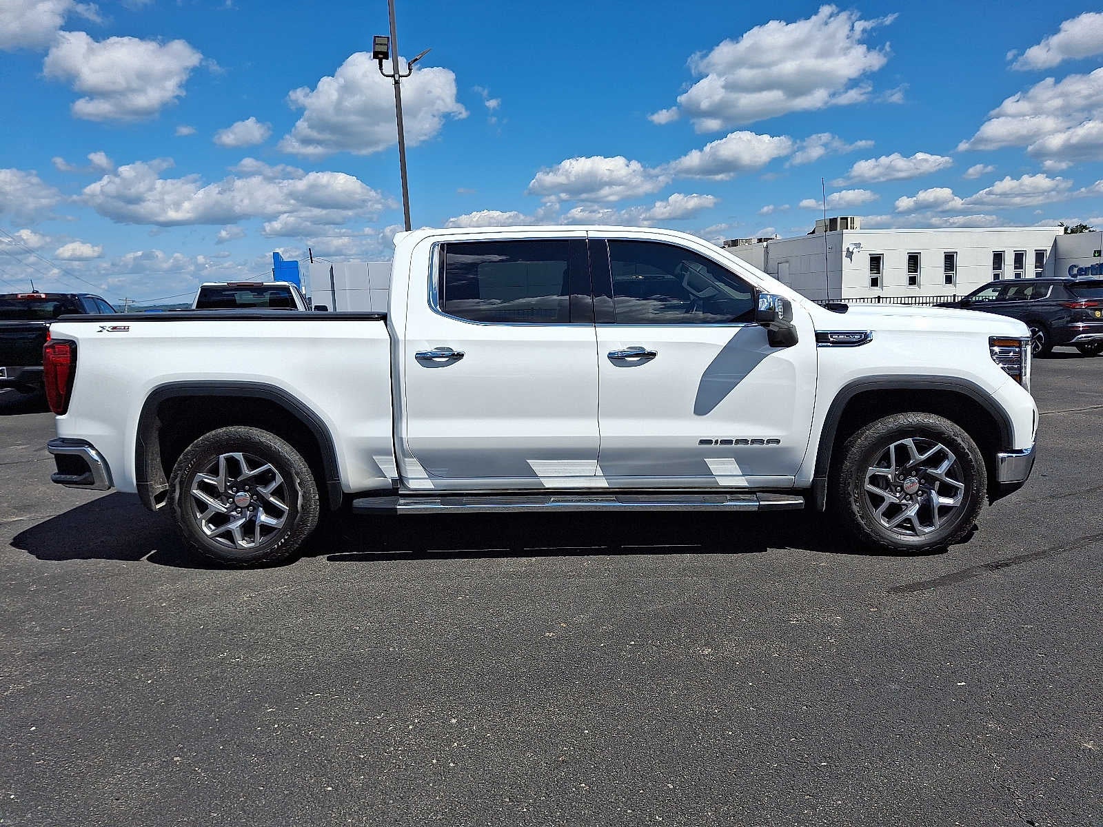 2025 GMC Sierra 1500 SLT