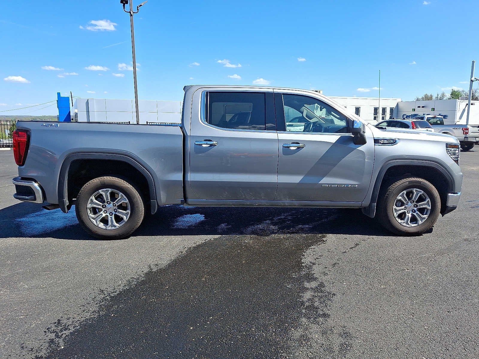 2025 GMC Sierra 1500 SLT